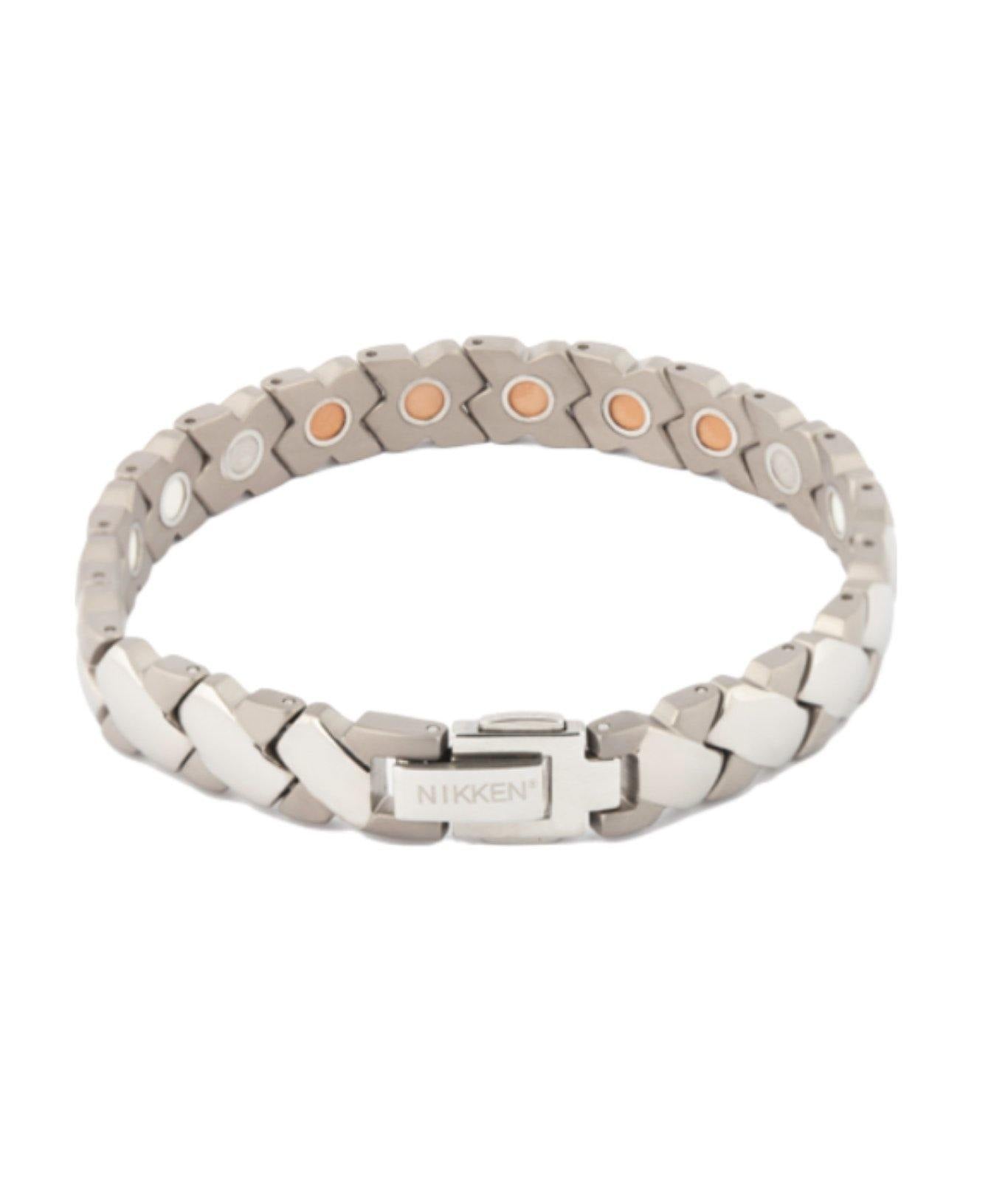 Fashion Electromagnetism Reducer - Brazalete Triphase Titanio - Nikken - Ella/El - Hasta 6 MSI- 6 Pagos $430 Incluye Envío - AAceites Esenciales